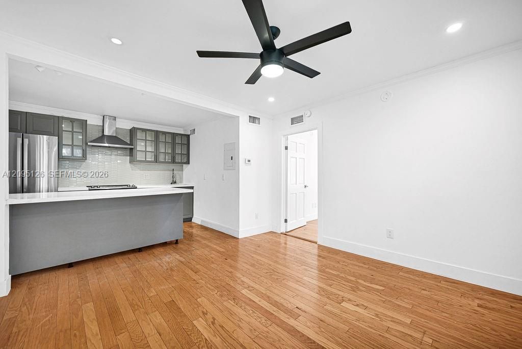 For Rent: $3,000 (2 beds, 2 baths, 660 Square Feet)