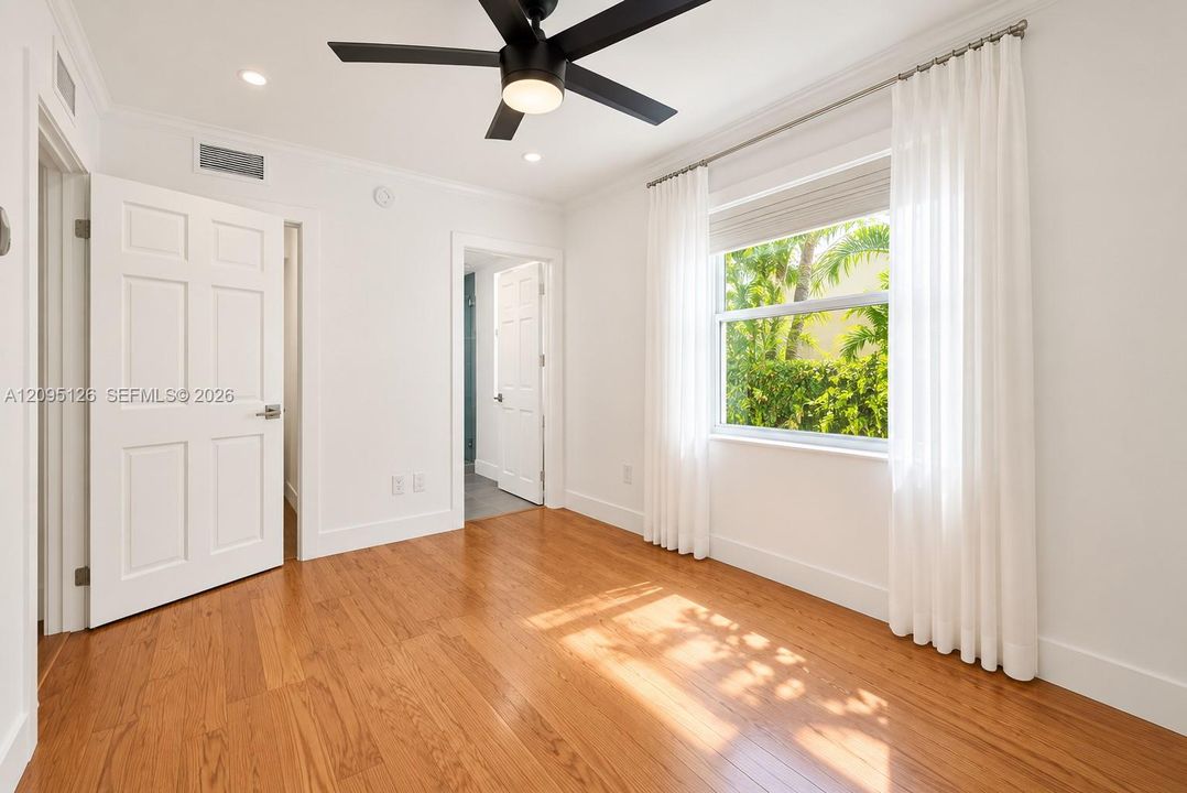For Rent: $3,000 (2 beds, 2 baths, 660 Square Feet)