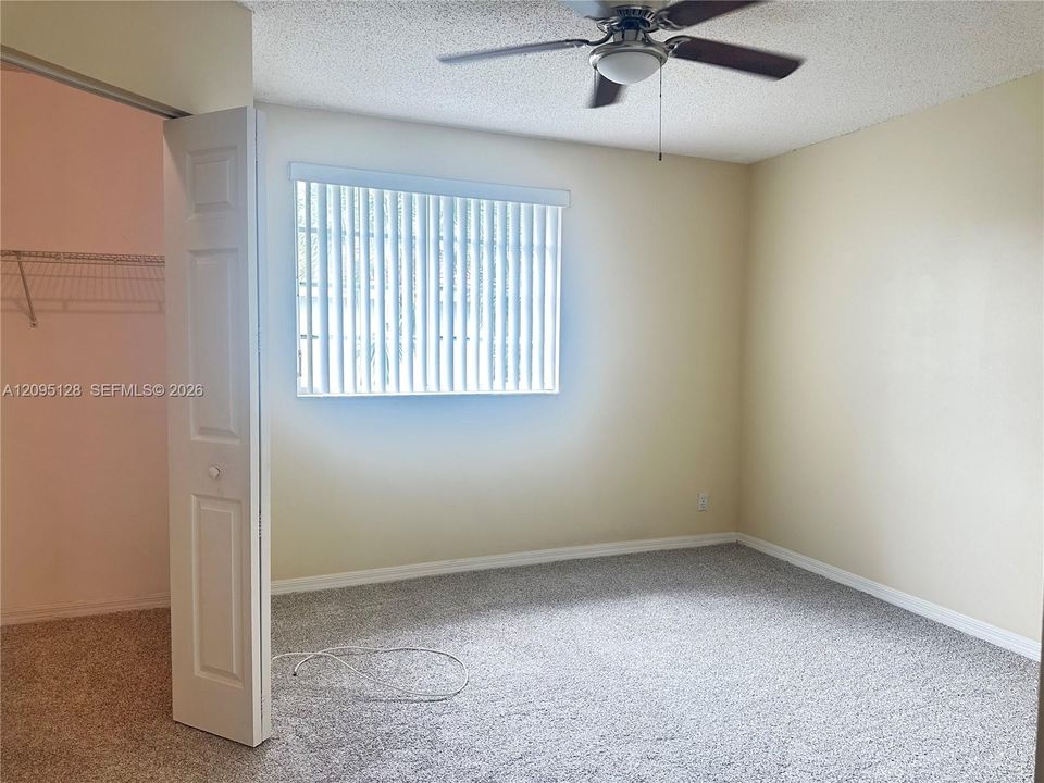 For Rent: $2,750 (2 beds, 1 baths, 979 Square Feet)