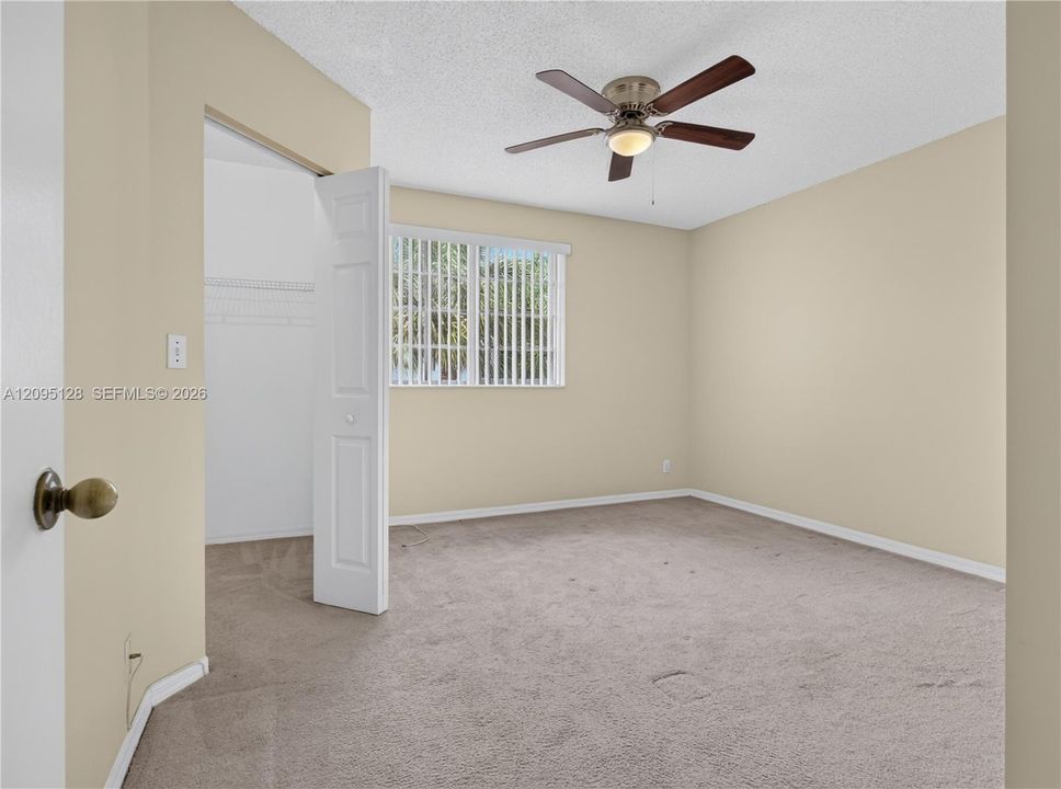 For Rent: $2,750 (2 beds, 1 baths, 979 Square Feet)