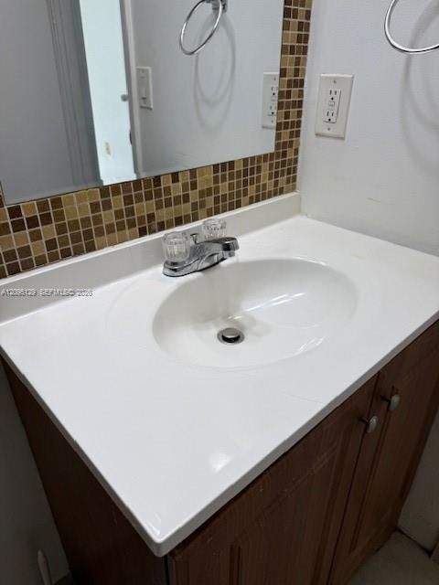 For Rent: $2,260 (2 beds, 2 baths, 859 Square Feet)