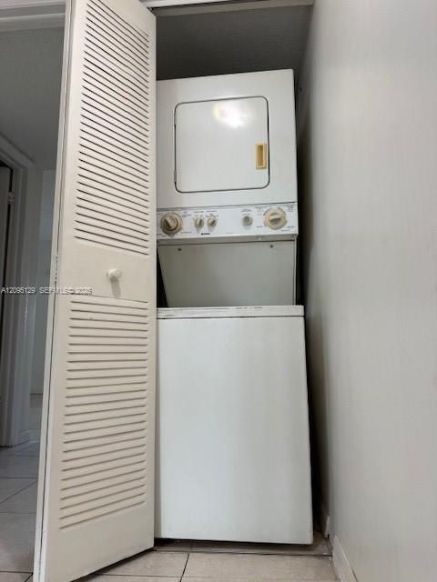 For Rent: $2,260 (2 beds, 2 baths, 859 Square Feet)