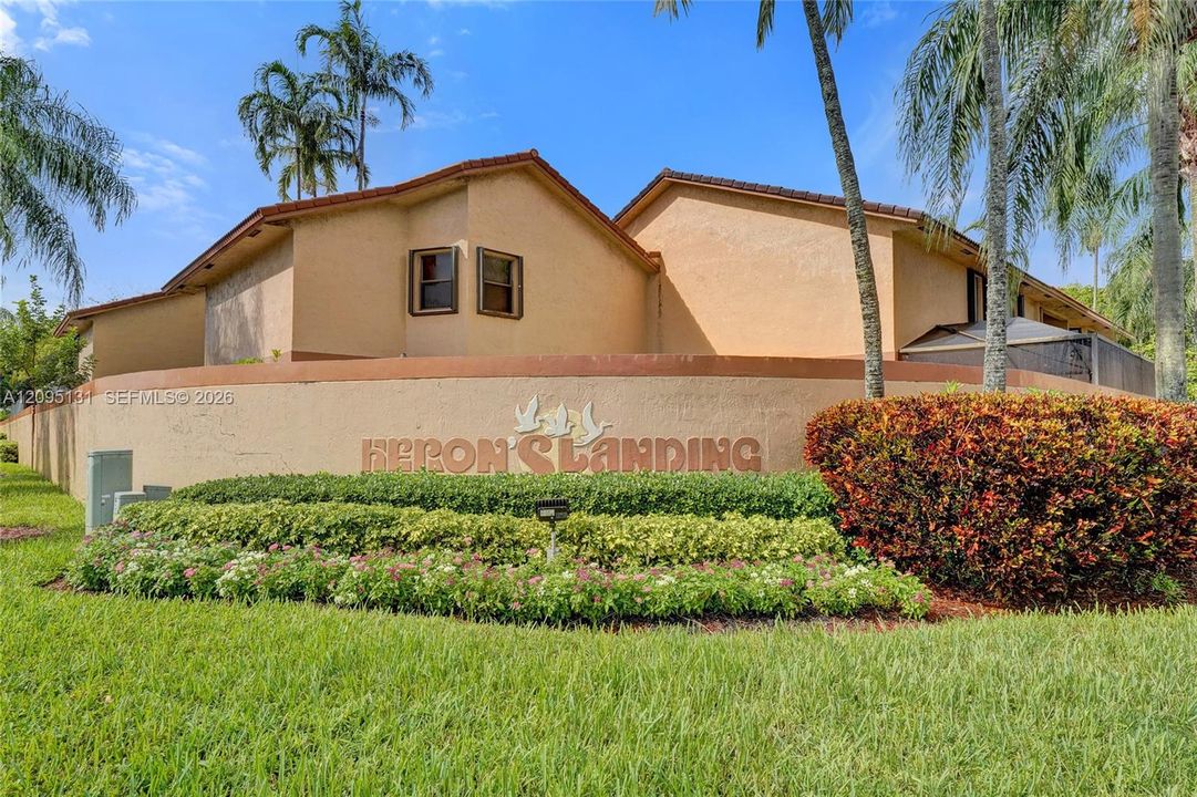 En Venta: $399,900 (3 camas, 2 baños, 1302 Pies cuadrados)
