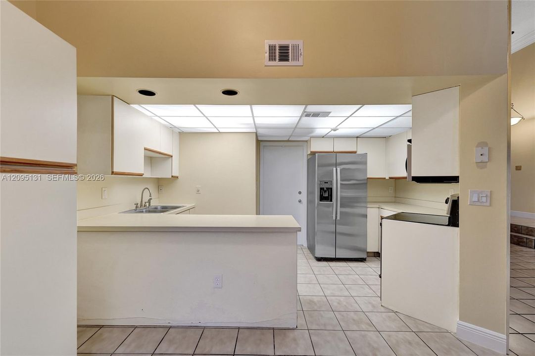 En Venta: $399,900 (3 camas, 2 baños, 1302 Pies cuadrados)