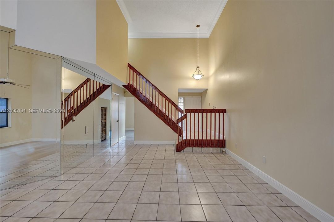 En Venta: $399,900 (3 camas, 2 baños, 1302 Pies cuadrados)