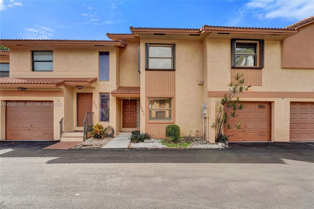 En Venta: $399,900 (3 camas, 2 baños, 1302 Pies cuadrados)