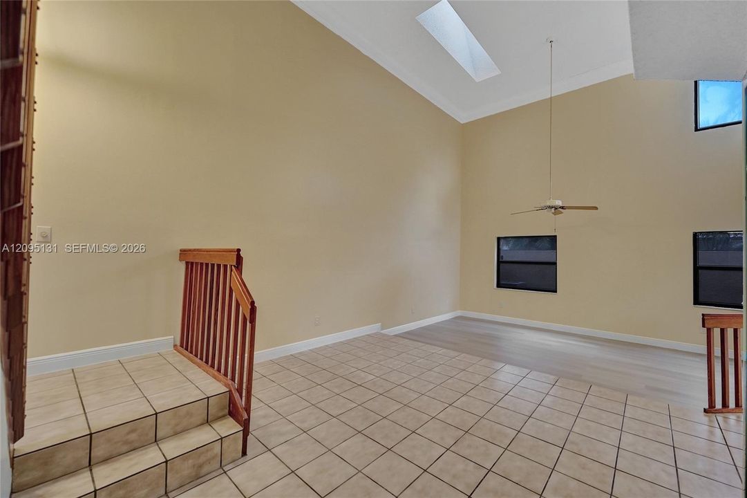 En Venta: $399,900 (3 camas, 2 baños, 1302 Pies cuadrados)