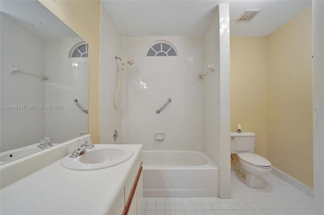 En Venta: $399,900 (3 camas, 2 baños, 1302 Pies cuadrados)