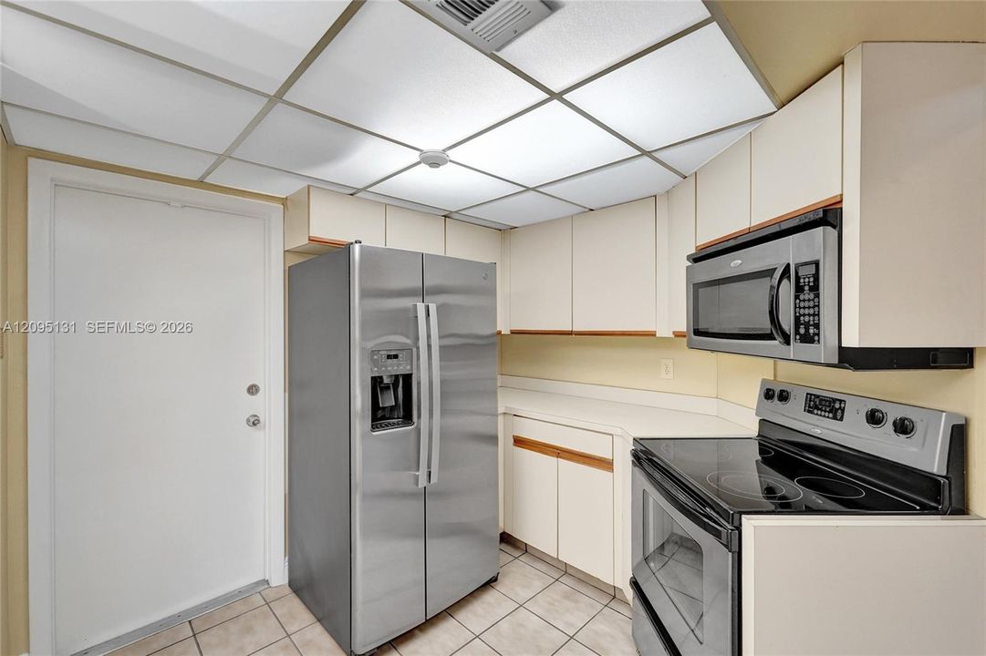 En Venta: $399,900 (3 camas, 2 baños, 1302 Pies cuadrados)