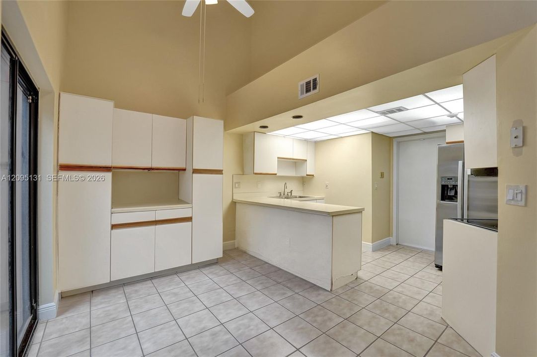 En Venta: $399,900 (3 camas, 2 baños, 1302 Pies cuadrados)