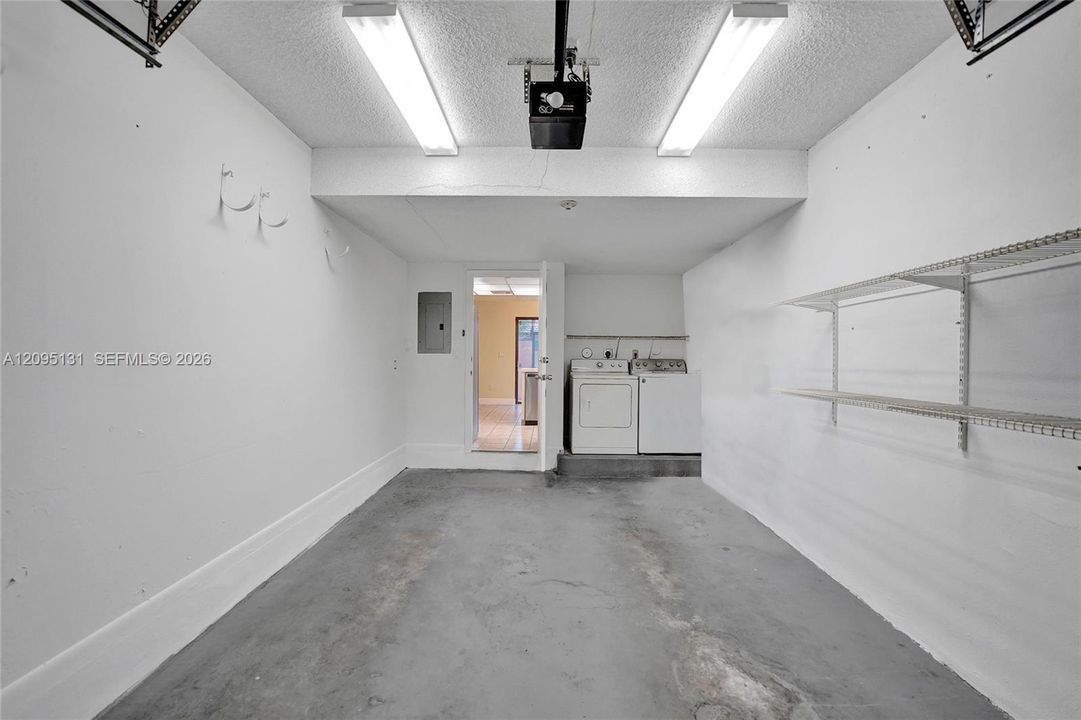 En Venta: $399,900 (3 camas, 2 baños, 1302 Pies cuadrados)