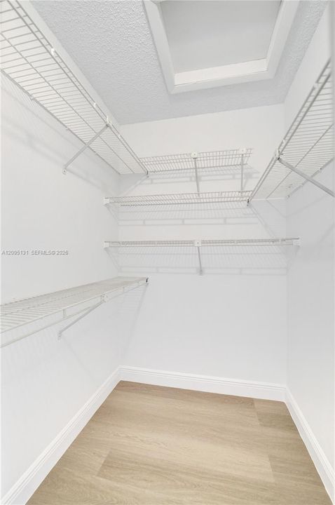 En Venta: $399,900 (3 camas, 2 baños, 1302 Pies cuadrados)