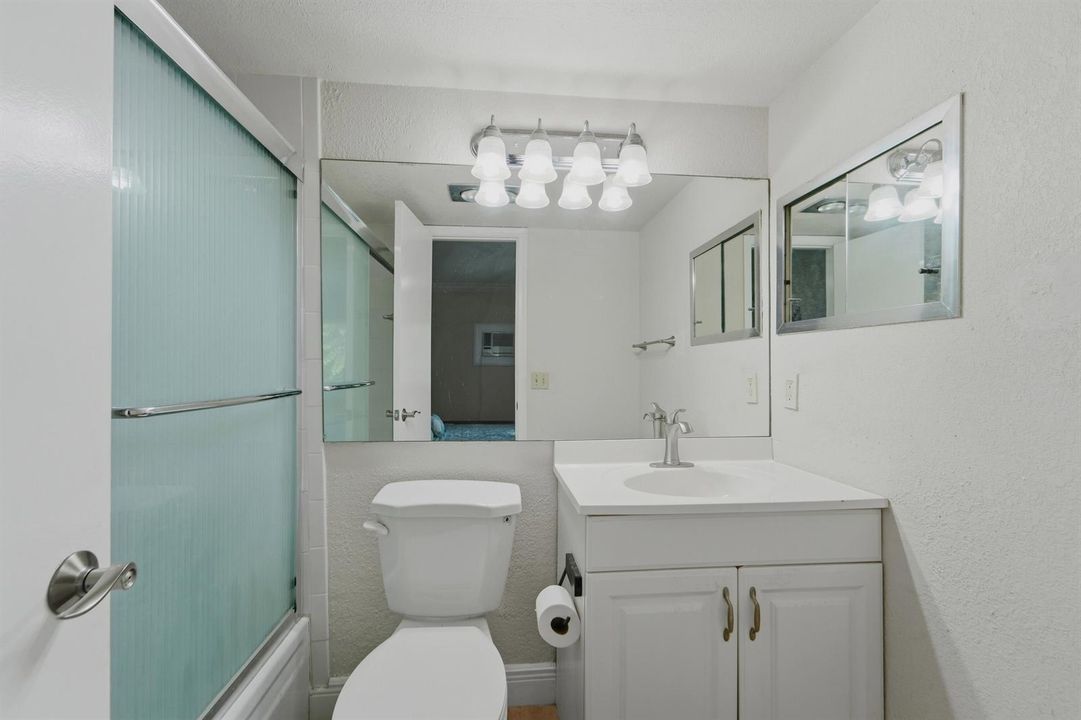 Full Bathroom