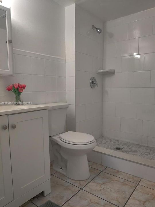 В аренду: $1,400 (1 спален, 1 ванн, 90650 Квадратных фут)