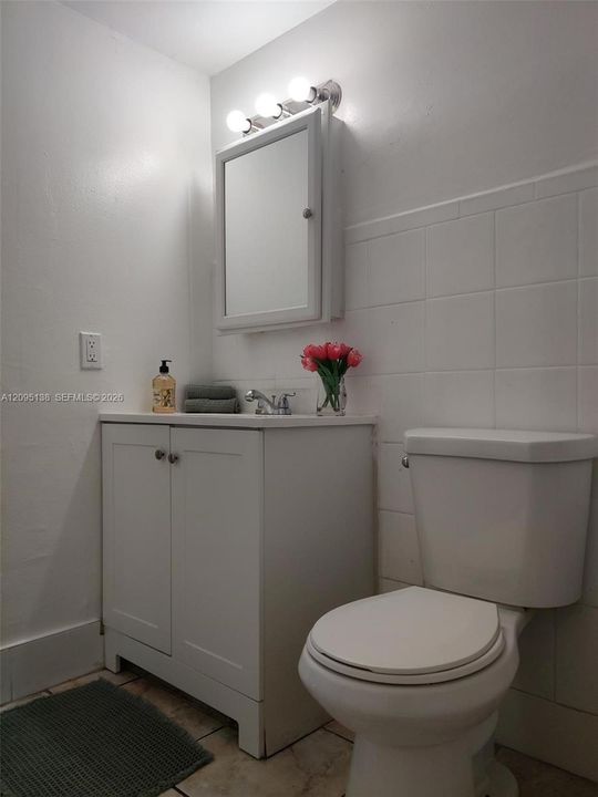 В аренду: $1,400 (1 спален, 1 ванн, 90650 Квадратных фут)