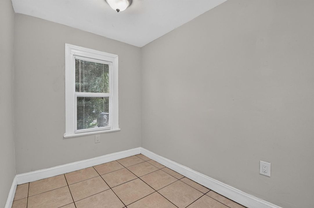 8877thSt-Unit100(5)