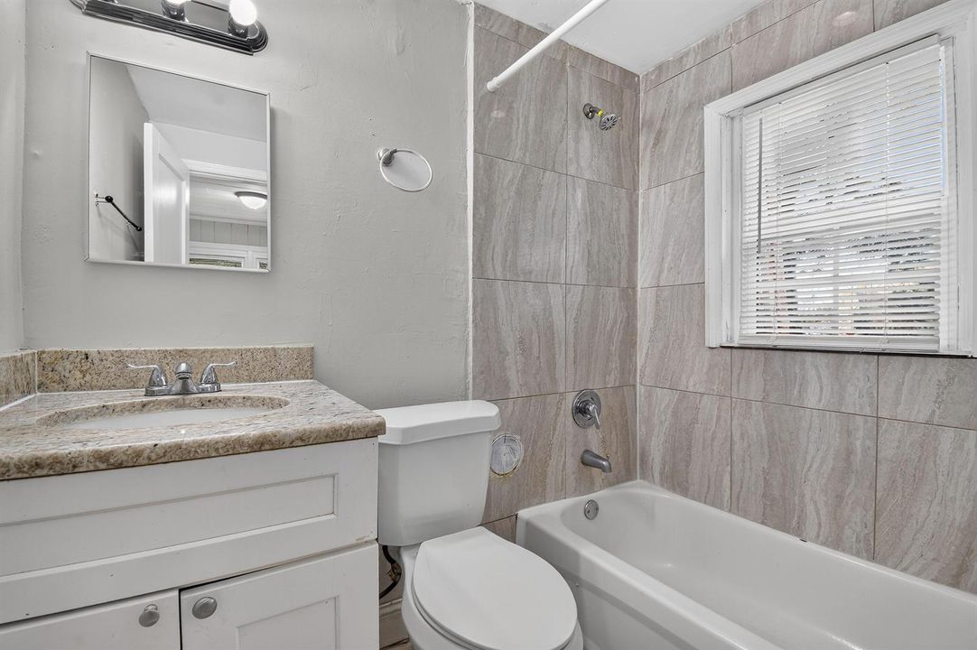 8877thSt-Unit100(11)