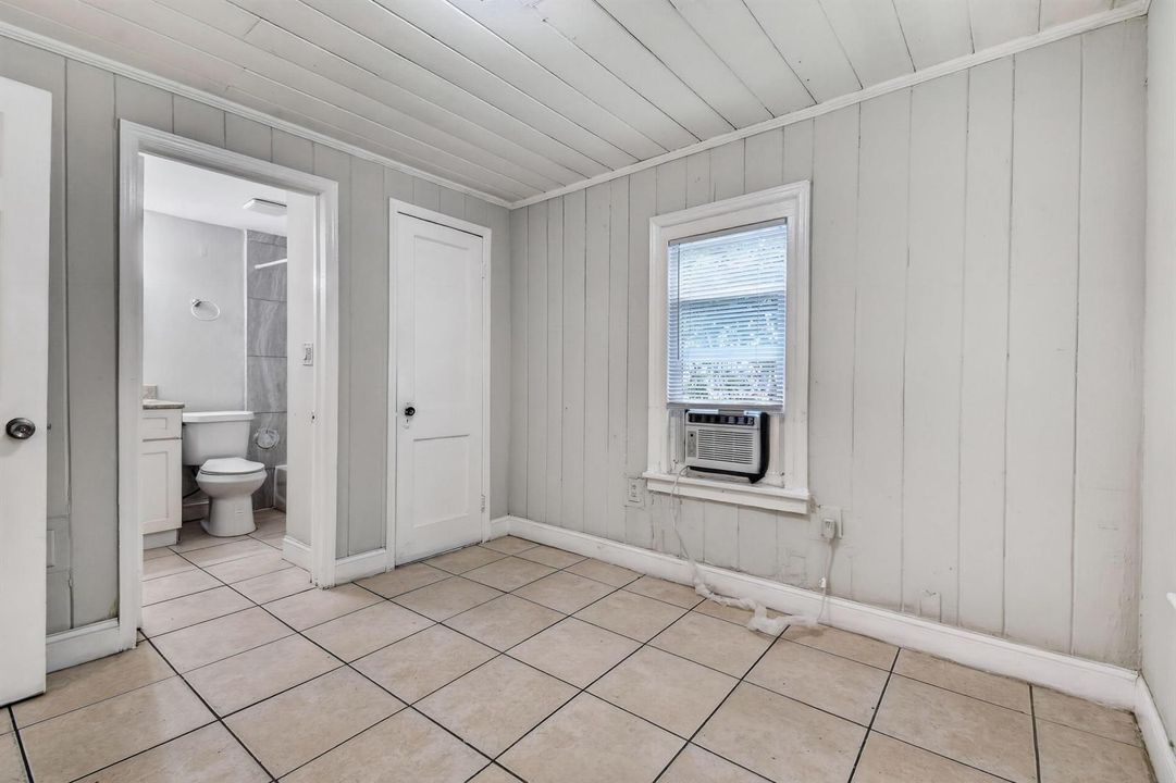 8877thSt-Unit100(9)