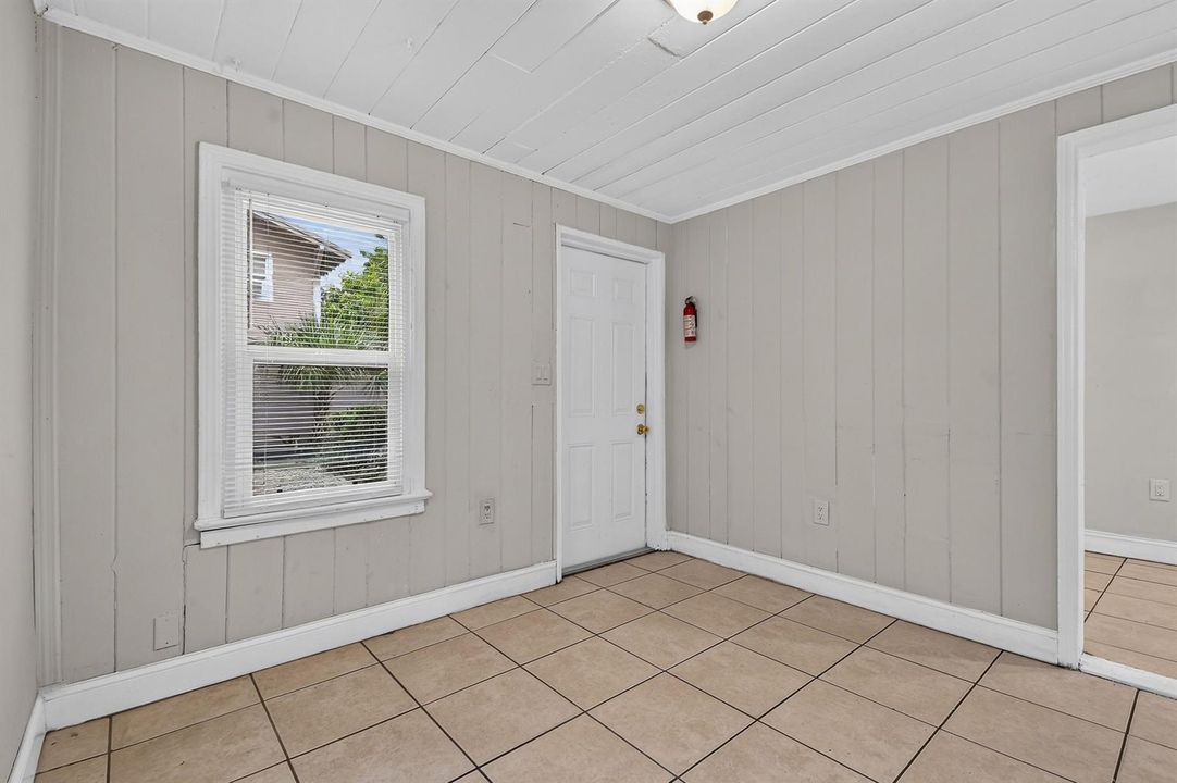 8877thSt-Unit100(3)