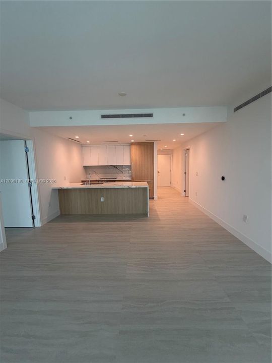 В аренду: $8,500 (2 спален, 2 ванн, 1462 Квадратных фут)