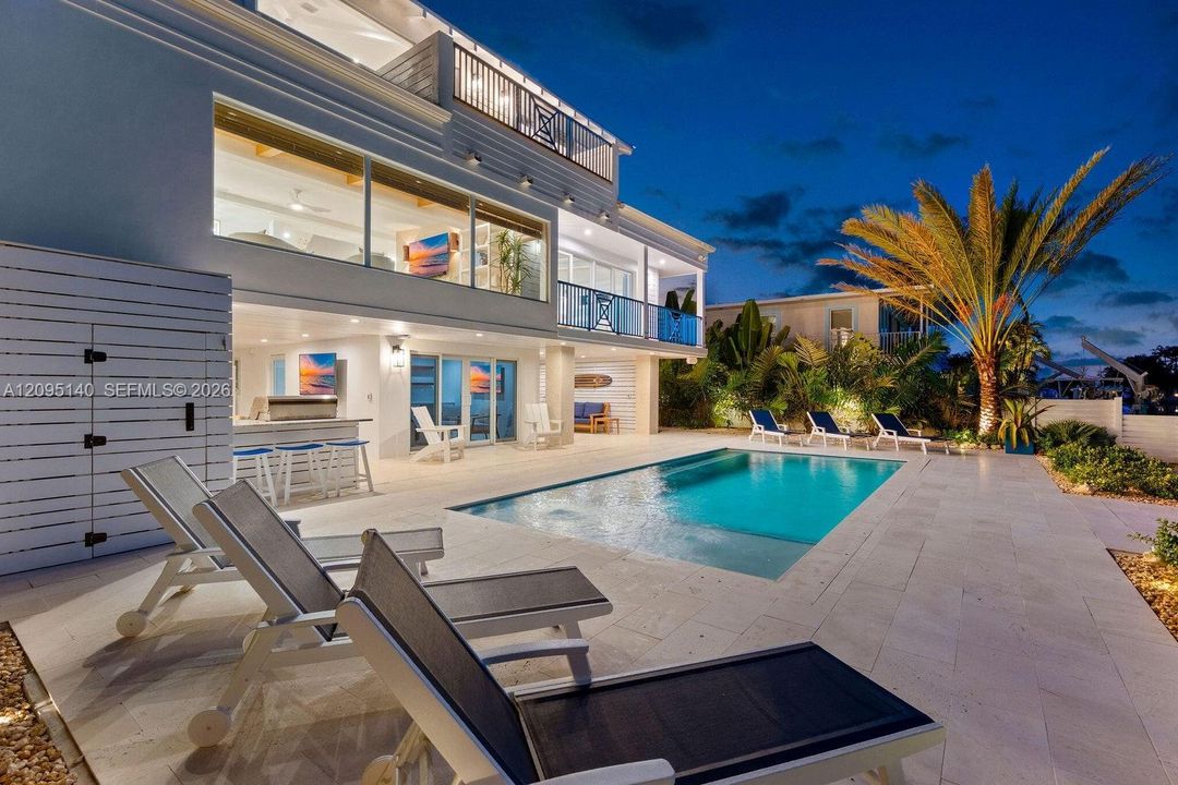 For Sale: $4,899,000 (4 beds, 4 baths, 2476 Square Feet)