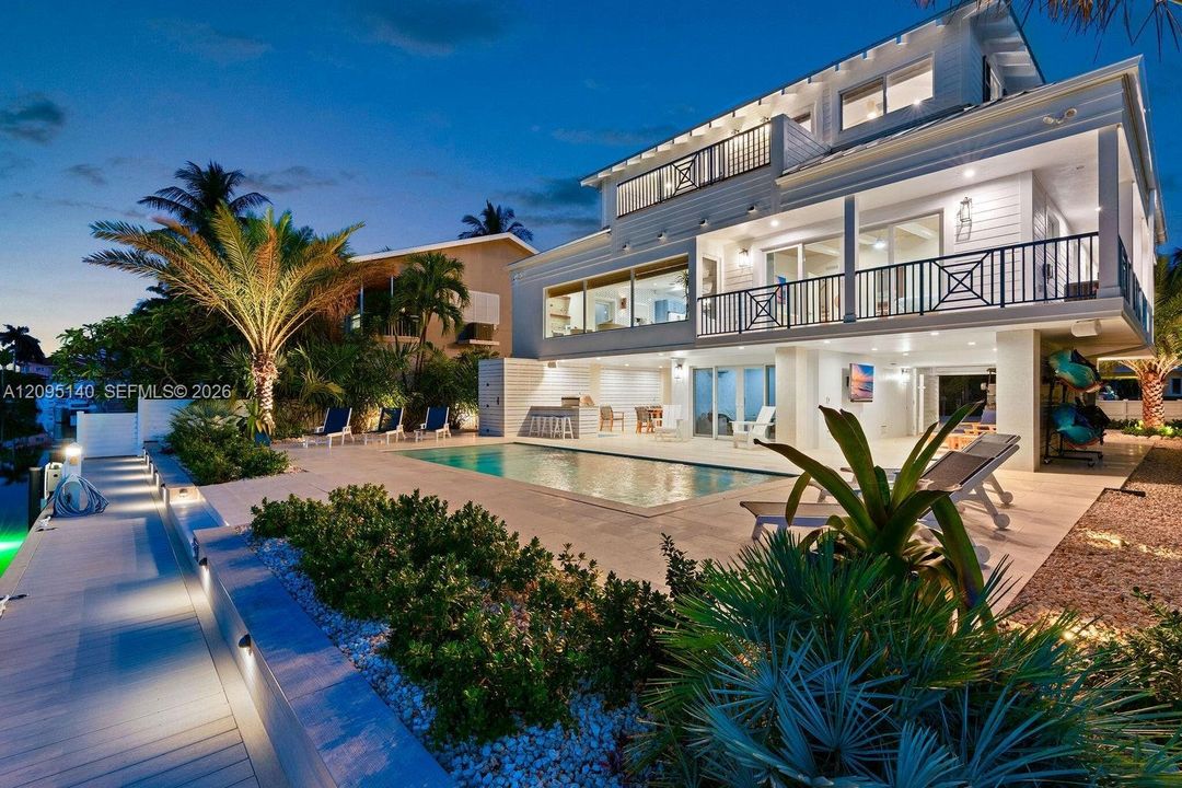 For Sale: $4,899,000 (4 beds, 4 baths, 2476 Square Feet)