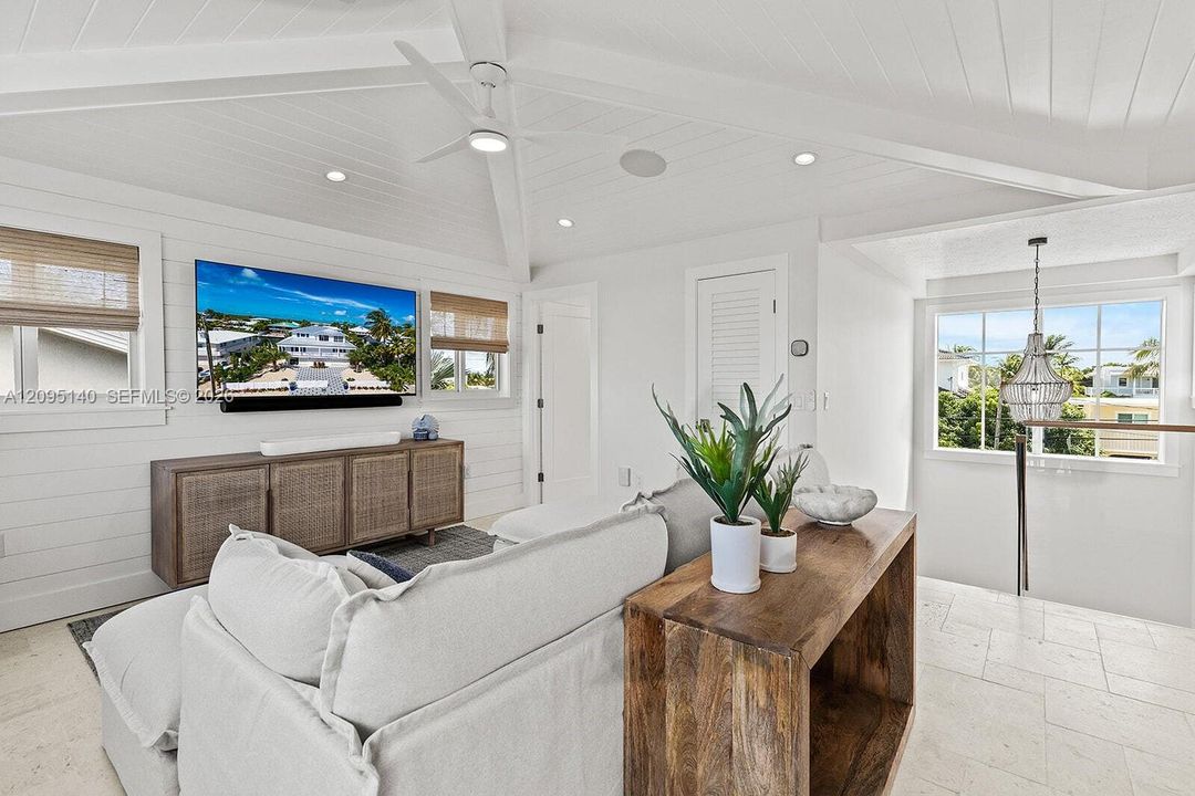 For Sale: $4,899,000 (4 beds, 4 baths, 2476 Square Feet)