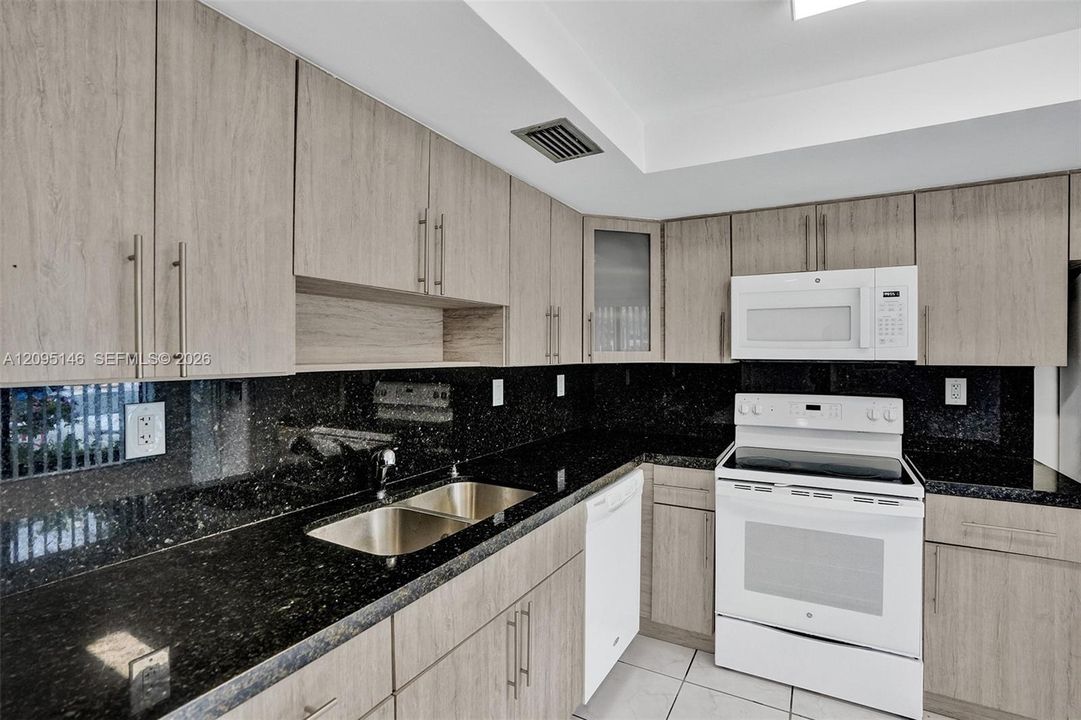 En Renta: $4,850 (3 camas, 2 baños, 1590 Pies cuadrados)