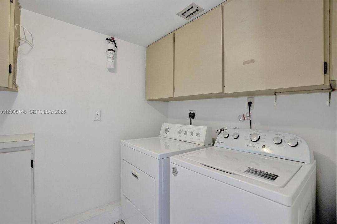 En Renta: $4,850 (3 camas, 2 baños, 1590 Pies cuadrados)