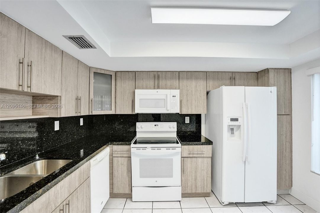 En Renta: $4,850 (3 camas, 2 baños, 1590 Pies cuadrados)