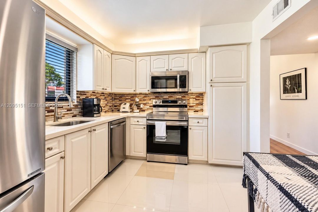 На продажу: $435,000 (2 спален, 2 ванн, 1580 Квадратных фут)