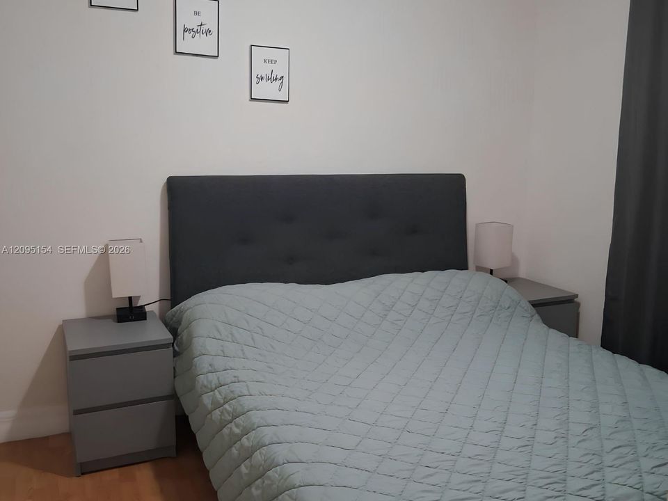 For Rent: $2,000 (2 beds, 1 baths, 4648 Square Feet)
