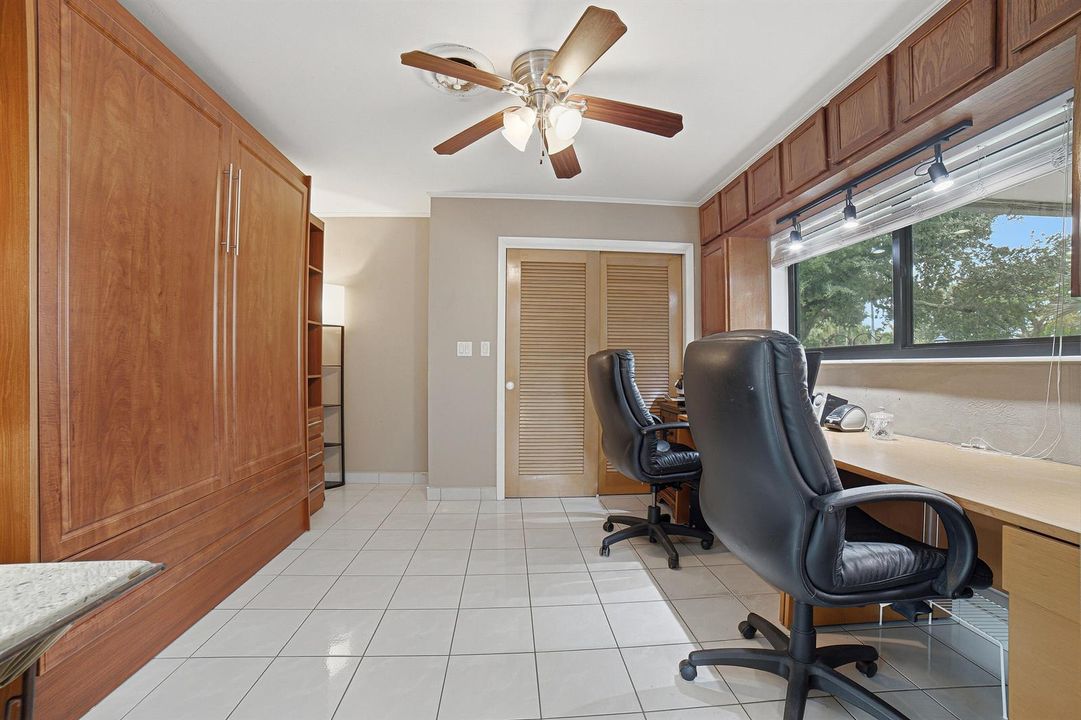 12-Bedroom3