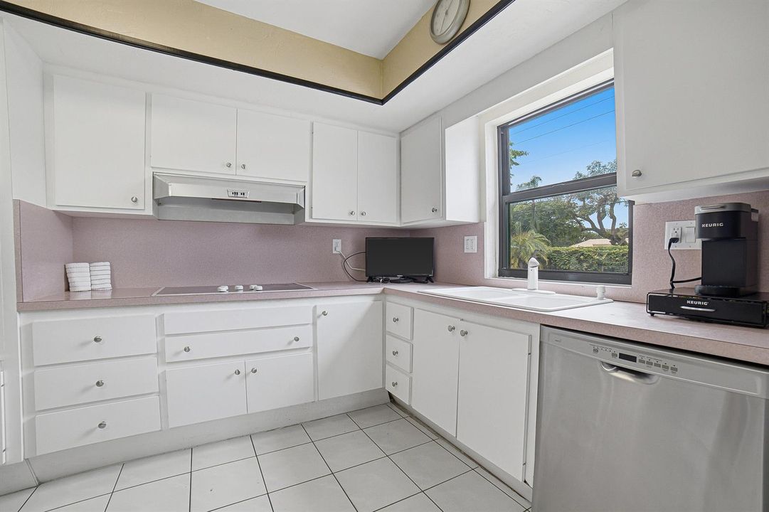 26-Kitchen-C