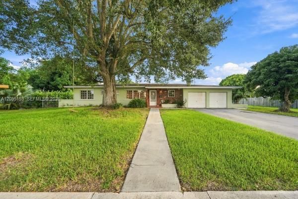 For Sale: $635,000 (4 beds, 2 baths, 1898 Square Feet)