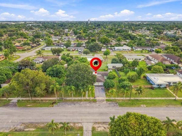 For Sale: $635,000 (4 beds, 2 baths, 1898 Square Feet)