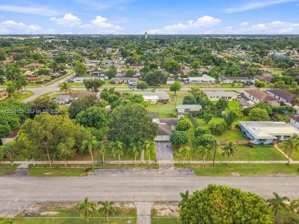 For Sale: $635,000 (4 beds, 2 baths, 1898 Square Feet)