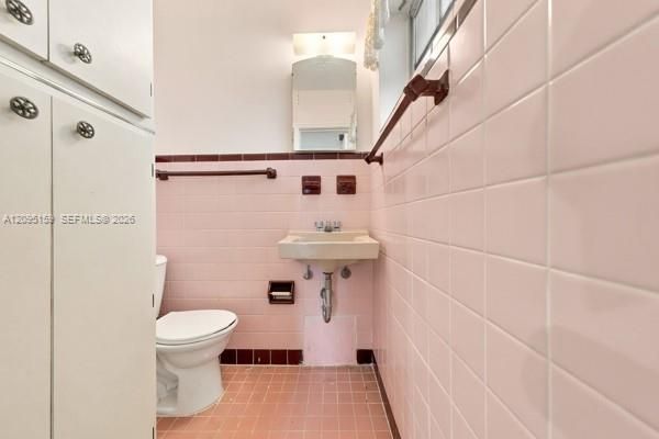 For Sale: $635,000 (4 beds, 2 baths, 1898 Square Feet)