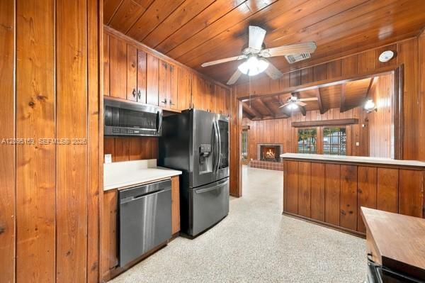 For Sale: $635,000 (4 beds, 2 baths, 1898 Square Feet)