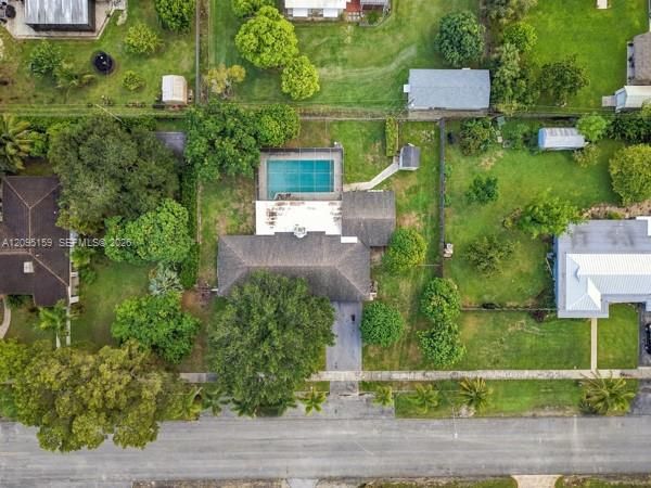 For Sale: $635,000 (4 beds, 2 baths, 1898 Square Feet)