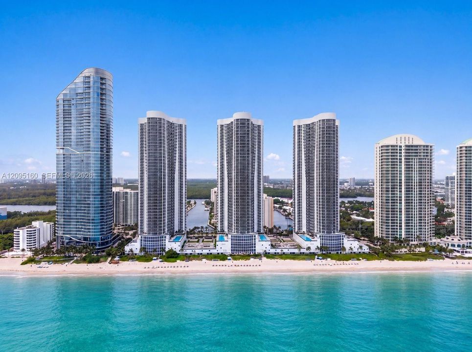 В аренду: $11,000 (3 спален, 3 ванн, 2327 Квадратных фут)