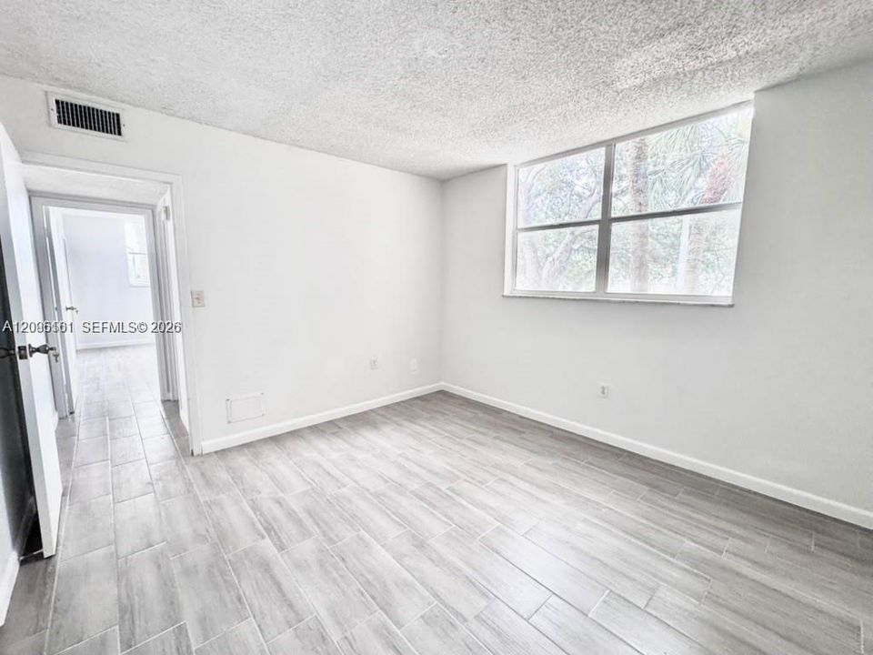 В аренду: $1,900 (2 спален, 2 ванн, 1000 Квадратных фут)
