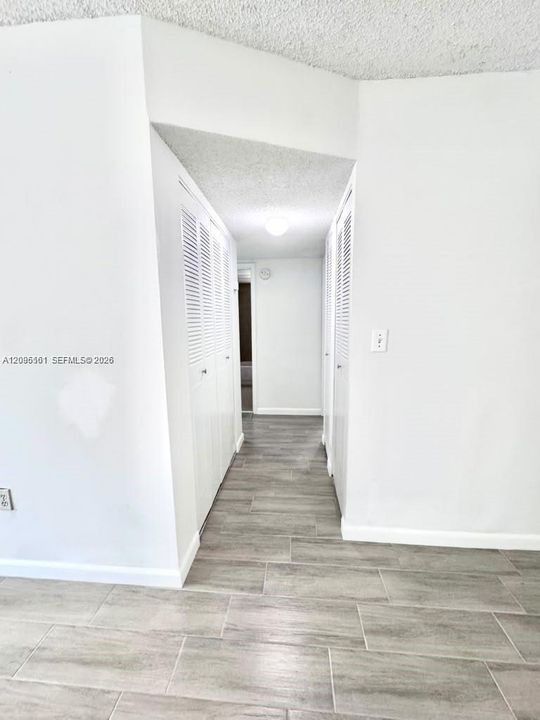 В аренду: $1,900 (2 спален, 2 ванн, 1000 Квадратных фут)