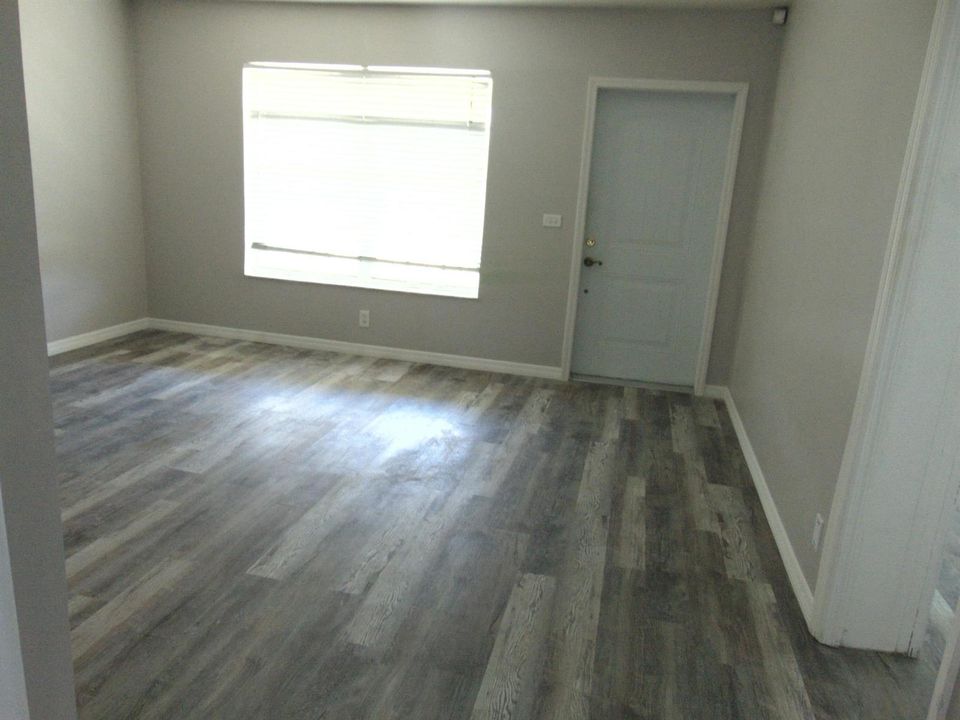 3rd Bed, exterior door