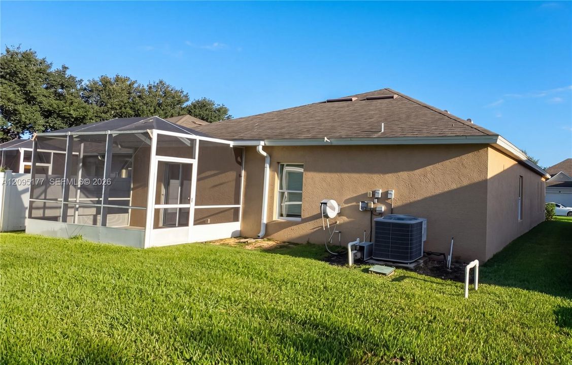 For Sale: $366,000 (4 beds, 2 baths, 1935 Square Feet)