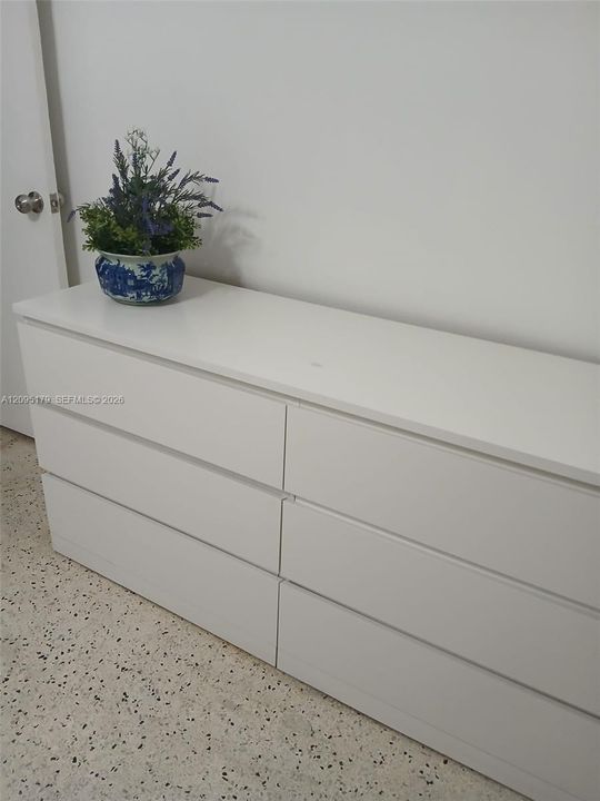 В аренду: $1,050 (1 спален, 1 ванн, 2100 Квадратных фут)