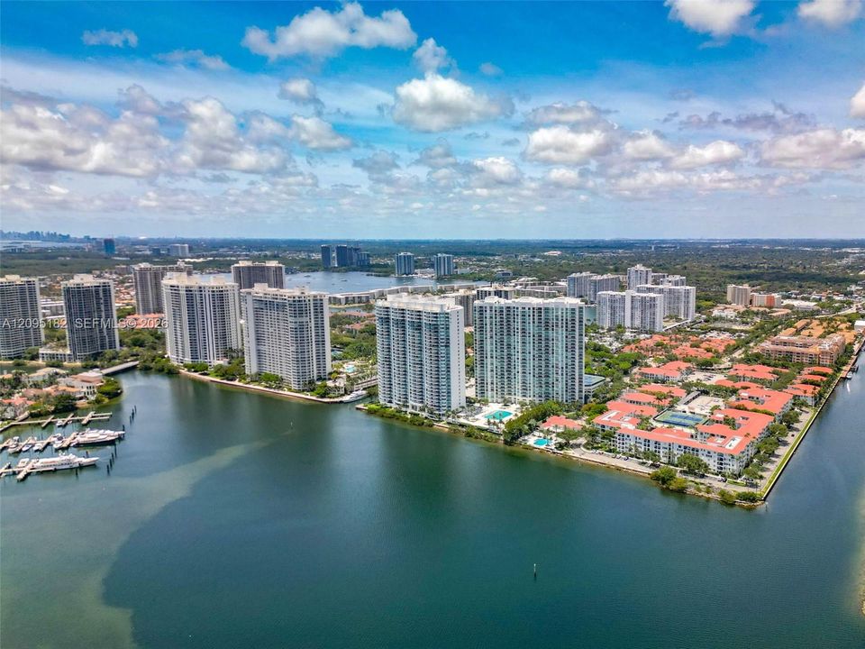 En Venta: $3,495,000 (4 camas, 4 baños, 3533 Pies cuadrados)