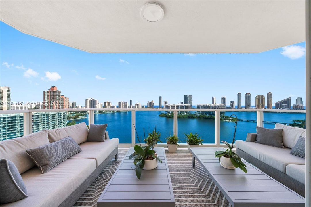 En Venta: $3,495,000 (4 camas, 4 baños, 3533 Pies cuadrados)