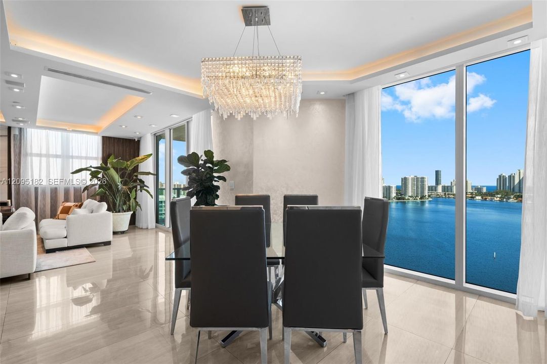 En Venta: $3,495,000 (4 camas, 4 baños, 3533 Pies cuadrados)