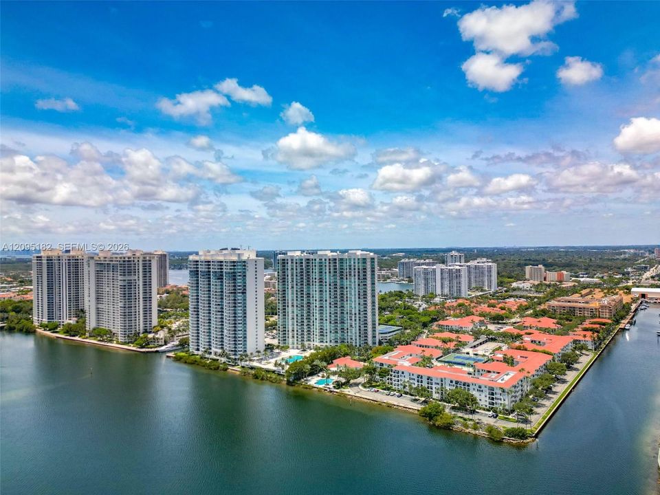 En Venta: $3,495,000 (4 camas, 4 baños, 3533 Pies cuadrados)